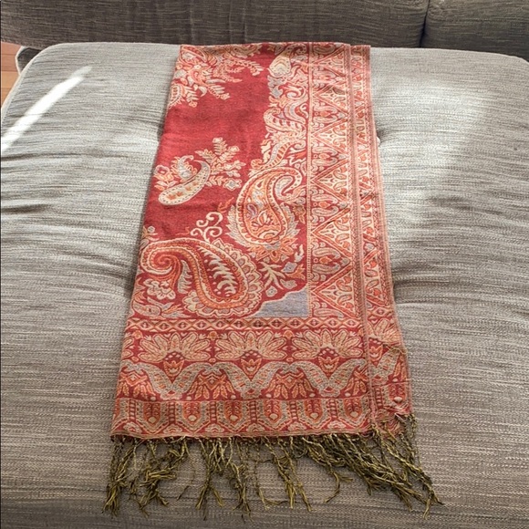 Patterned Scarf/Wraps - Picture 5 of 13